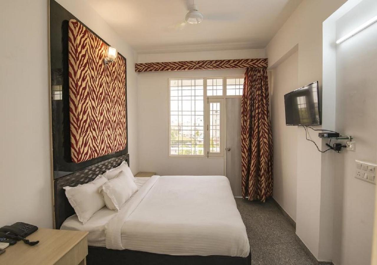 K G Residency Airport Hotel ชัยปุระ ภายนอก รูปภาพ